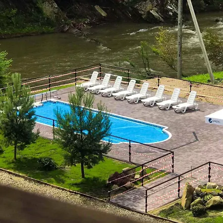 Forest House 2* Tatariv