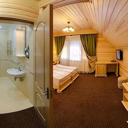 Forest House Hotel 2*