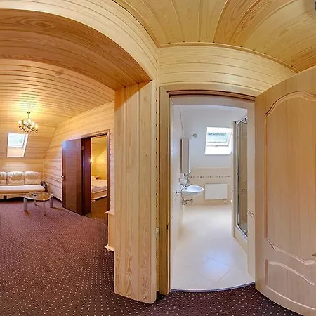 Отель форест-хаус Татаров