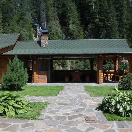 Forest House Szálloda Tatariv