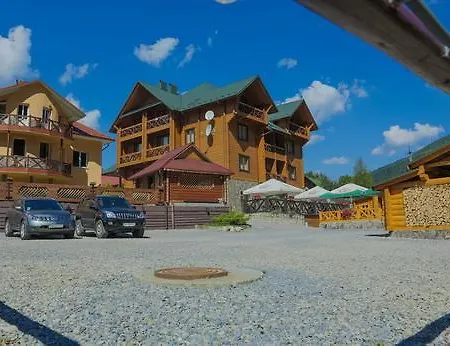 فندق Forest House