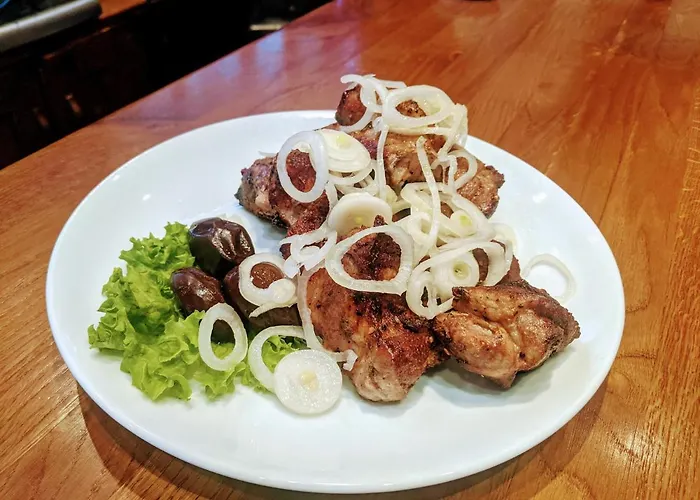 Forest House 2* Tatariv