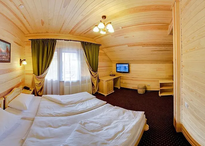 Otel Forest House Tatariv
