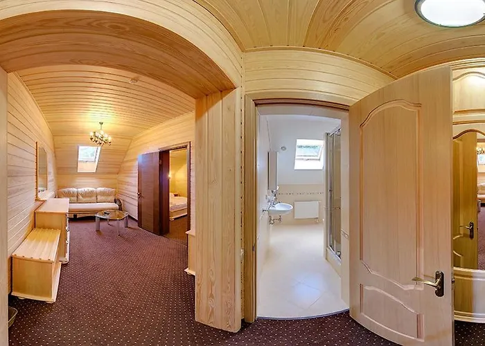 Hotel Forest House Tatariv