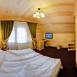 Hotel Forest House Tatariv