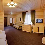 Forest House Tatariv