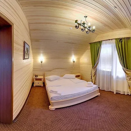 Forest House Hotel 2*